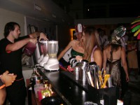 /album/www-camarerasparaeventos-com-ar/a1311032460-229622303-1-fotos-de-barra-de-tragos-barman-jpg1/